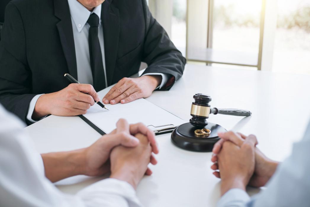 Kan jeg få skilsmisse uten advokat?