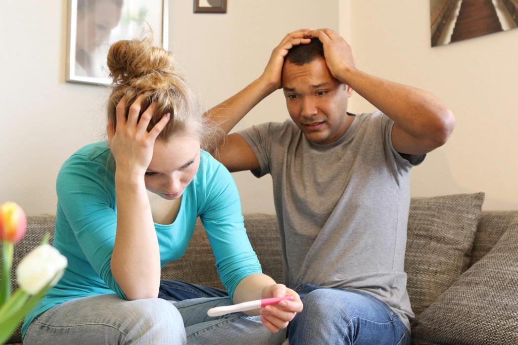 Hvordan kan en familieadvokat hjelpe meg gjennom skilsmisseprosessen?