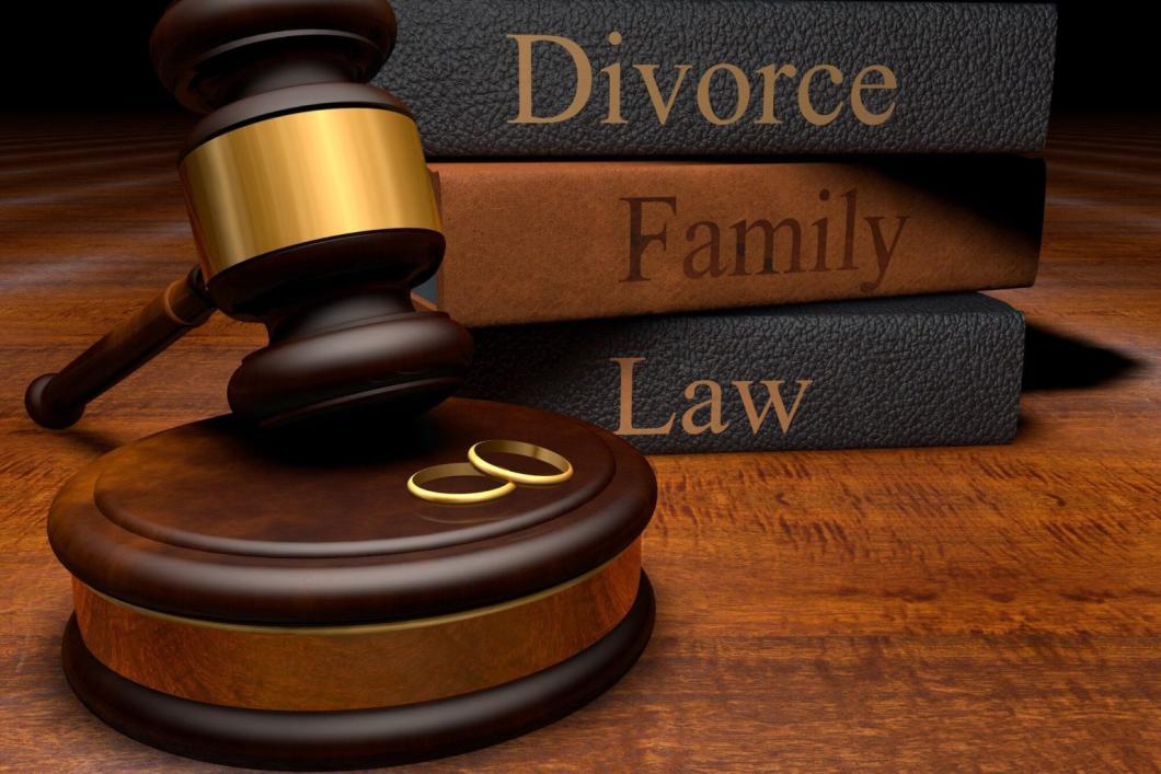 Hvilke strategier kan en familieadvokat bruke for å beskytte eiendelene mine under en skilsmisse?